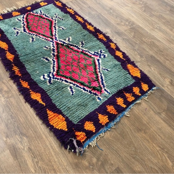 Vintage Handmade Moroccan Berber Boucherouite rug - Picture 3 of 4